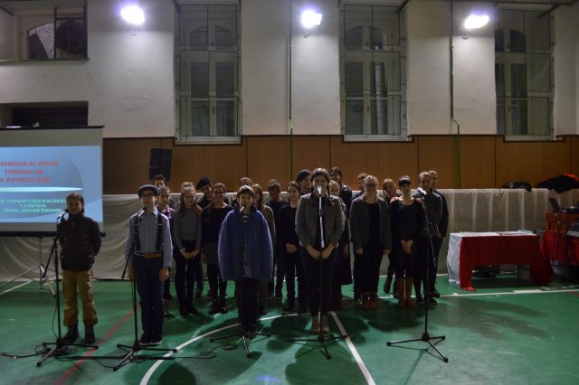 Októberi ünnepély