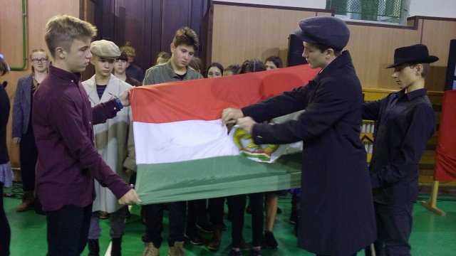 Októberi ünnepély