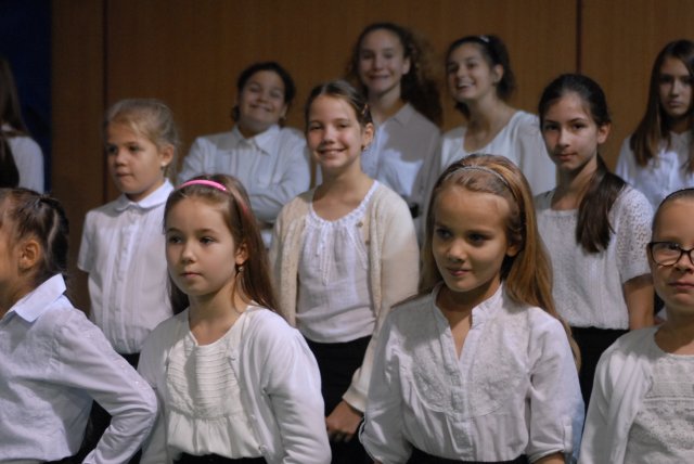 Októberi ünnepély