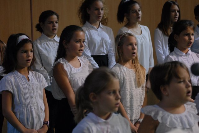 Októberi ünnepély