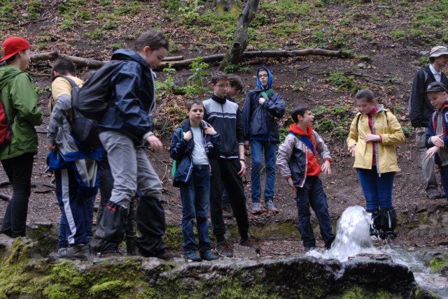 Tavaszi bakancsos képek