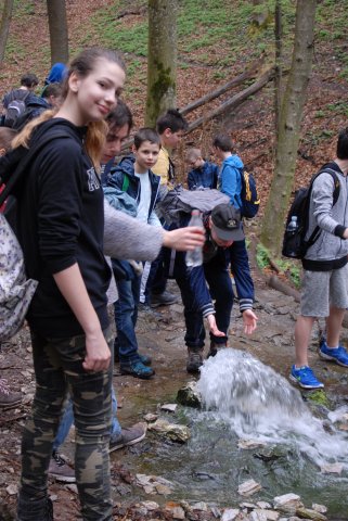 Tavaszi bakancsos képek